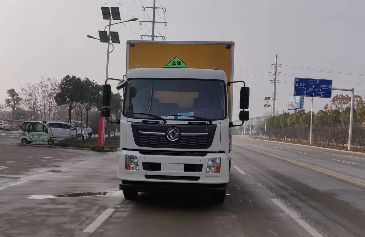 東風(fēng)天錦國六10噸爆破器材運輸車