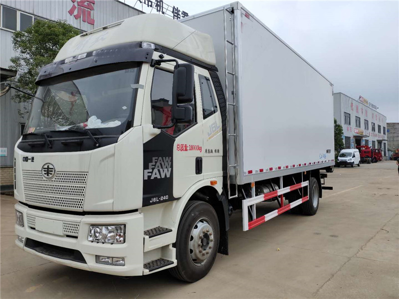 國(guó)六 解放J6L高頂雙臥6.8米冷藏車(chē)