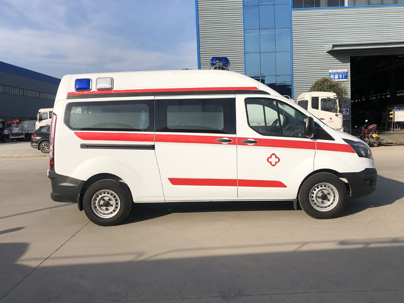 福特V362汽油版轉(zhuǎn)運(yùn)型救護(hù)車