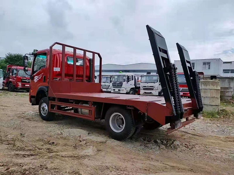 國(guó)六重汽王牌藍(lán)牌平板運(yùn)輸車